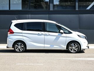 2019 Honda Freed II, белый, 1859000 рублей, вид 5