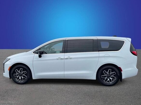 2026 Chrysler Pacifica RU Рестайлинг 2, белый, 12690491 рублей - вид 2