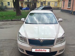 2012 Skoda Octavia II (A5) Рестайлинг, белый, 775000 рублей, вид 1