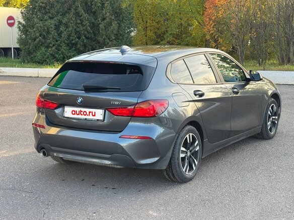 2019 BMW 1 серии 118i III (F40), серый, 2250000 рублей - вид 4