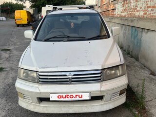 1997 Mitsubishi Chariot III, белый, 199000 рублей, вид 2