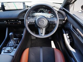 2022 Mazda 3 IV (BP), белый, 1300600 рублей, вид 4