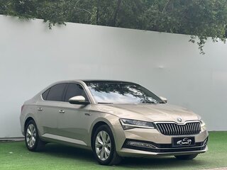 2022 Skoda Superb III Рестайлинг, бежевый, 2029000 рублей, вид 3