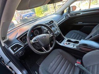 2017 Ford Fusion (North America) II Рестайлинг, серебристый, 1200000 рублей, вид 5