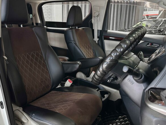 2017 Toyota Alphard III, белый, 3370000 рублей - вид 15