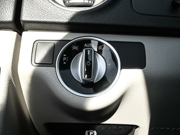 2012 Mercedes-Benz C-Класс 180 III (W204) Рестайлинг, белый - вид 16