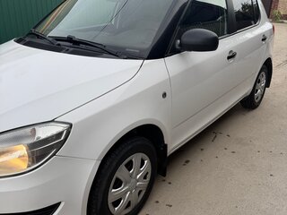 2012 Skoda Fabia II Рестайлинг, белый, 500000 рублей, вид 2