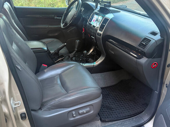 2008 Toyota Land Cruiser Prado 5-speed 120 Series Рестайлинг, бежевый, 2450000 рублей - вид 7