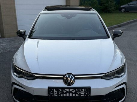 2022 Volkswagen Golf VIII, белый, 1900000 рублей, вид 2