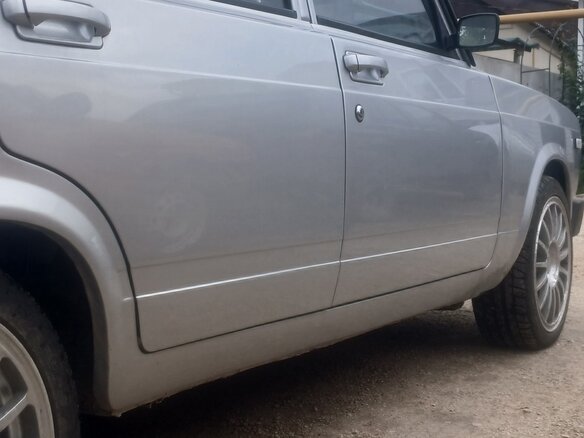 2010 Lada (ВАЗ) 2105, серебристый, 350000 рублей - вид 9
