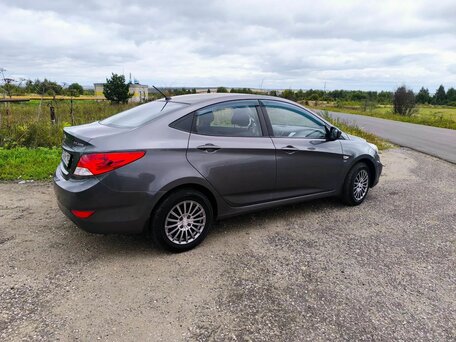 2012 Hyundai Solaris I, серый, 880000 рублей, вид 3