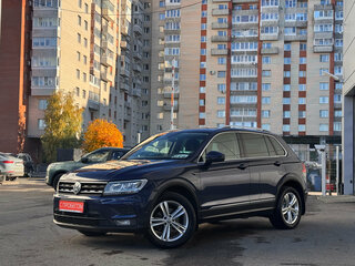 2017 Volkswagen Tiguan II, синий, 2299000 рублей, вид 3