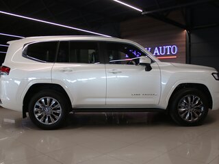 2026 Toyota Land Cruiser 300 Series, белый, 12888000 рублей, вид 4