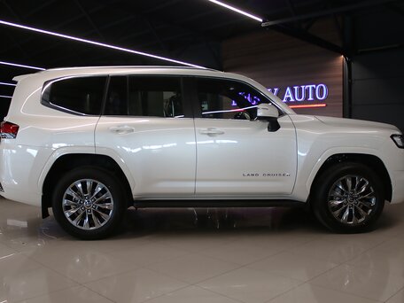 2026 Toyota Land Cruiser 300 Series, белый, 12888000 рублей, вид 4