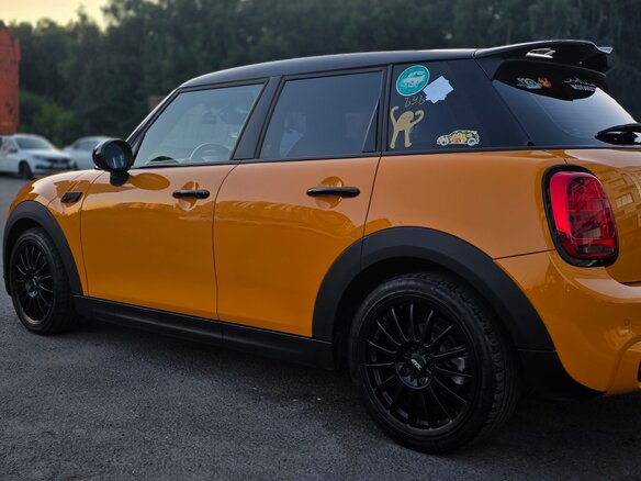 2016 Mini Hatch Cooper S III (F55/F56), оранжевый - вид 2