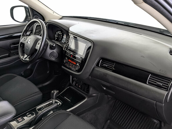 2019 Mitsubishi Outlander III Рестайлинг 3, чёрный, 1870000 рублей - вид 12