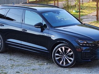 2021 Volkswagen Touareg III, синий, 7500000 рублей, вид 1