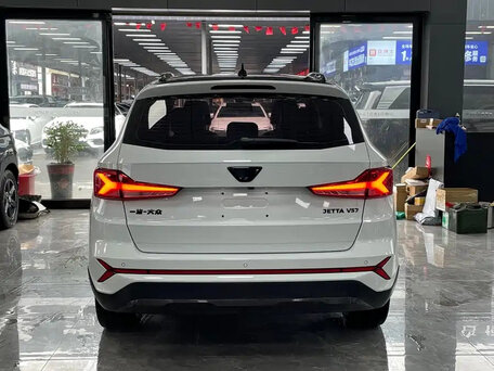 2022 Jetta VS7 I Рестайлинг 1, белый, 1630000 рублей, вид 4