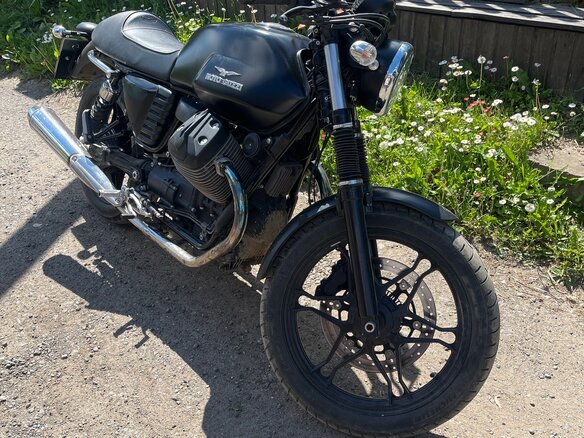 2016 Moto Guzzi V 7, чёрный, 570000 рублей - вид 1