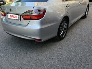 2017 Toyota Camry VII (XV50) Рестайлинг, серебристый, 2130000 рублей, вид 3