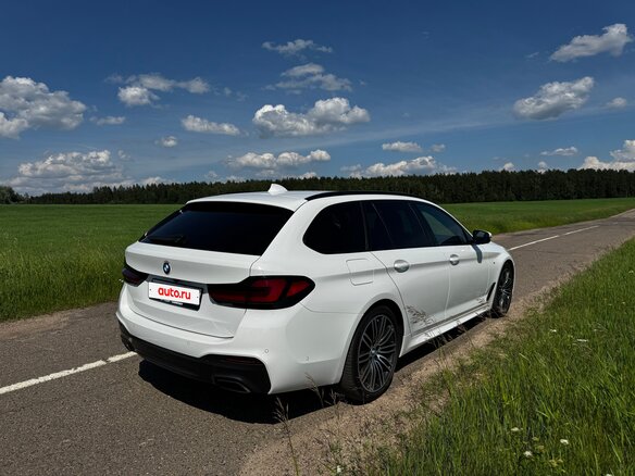 2019 BMW 5 серии 530d xDrive VII (G30/G31/G38), белый, 4200000 рублей - вид 7