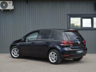 2011 Volkswagen Golf VI, чёрный, 429888 рублей, вид 4