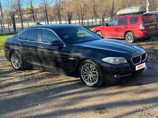 2010 BMW 5 серии 530d VI (F10/F11/F07), чёрный, 1950000 рублей, вид 2
