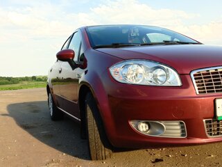 2011 Fiat Linea, красный, 800000 рублей, вид 3