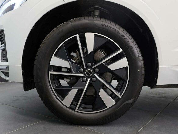 2025 Volvo XC60 II Рестайлинг, белый - вид 6