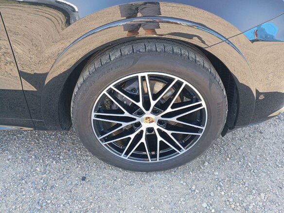 2023 Porsche Cayenne III Рестайлинг, чёрный, 13880000 рублей - вид 11