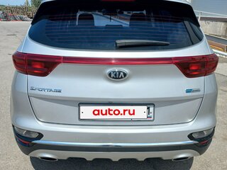 2019 Kia Sportage IV Рестайлинг, серебристый, 2550000 рублей, вид 3