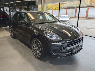 2026 Porsche Macan I Рестайлинг 2, чёрный, 14990000 рублей, вид 4