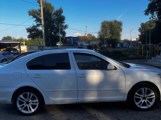2011 Skoda Octavia II (A5) Рестайлинг, белый, 420000 рублей, вид 4