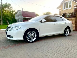 2012 Toyota Camry VII (XV50), белый, 1850000 рублей, вид 2