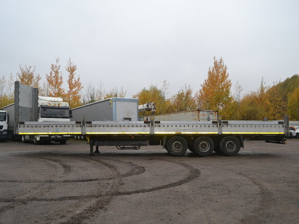 2018 Schmitz Cargobull 9084, серебристый, 1650000 рублей - вид 3