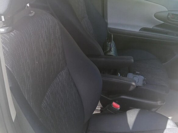 2011 Toyota Wish II, белый, 1200000 рублей - вид 8