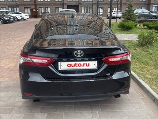 2021 Toyota Camry VIII (XV70), чёрный, 2570000 рублей, вид 4