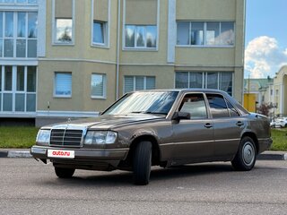 1990 Mercedes-Benz W124 230 4-speed, коричневый, 250000 рублей, вид 3