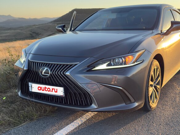 2019 Lexus ES 250 VII, серый, 3150000 рублей