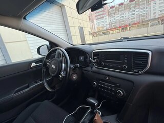2021 Kia Sportage IV Рестайлинг, серебристый, 2550000 рублей, вид 5