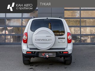2016 Chevrolet Niva I Рестайлинг, белый, 615000 рублей, вид 4