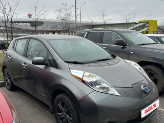 2014 Nissan Leaf I (ZE0/AZE0), серый, 1000000 рублей, вид 3