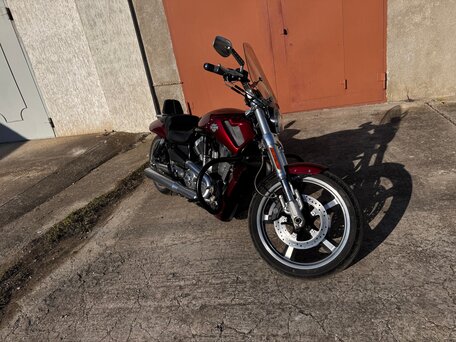 2009 Harley-Davidson V-Rod Muscle, красный, 1450000 рублей, вид 4