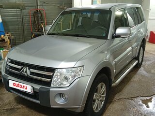 2010 Mitsubishi Pajero IV, серебристый, 2000000 рублей, вид 1