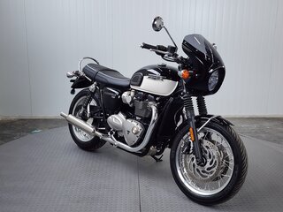 2024 Triumph Bonneville T120, чёрный, 1439000 рублей, вид 2