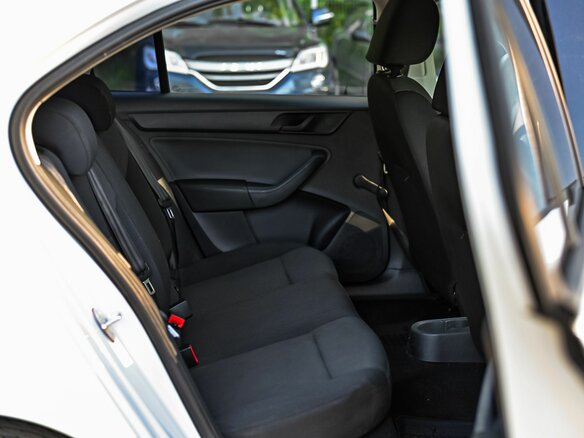 2014 Skoda Rapid I, белый - вид 9