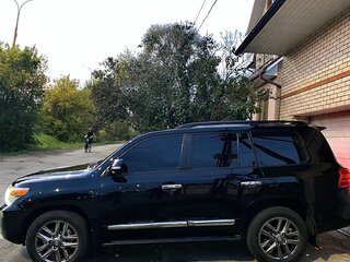 2012 Toyota Land Cruiser 200 Series Рестайлинг 1, чёрный, 3690000 рублей, вид 3