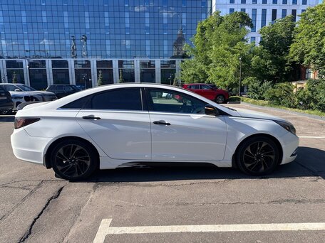 2011 Hyundai Sonata VI (YF), белый, 900000 рублей, вид 5
