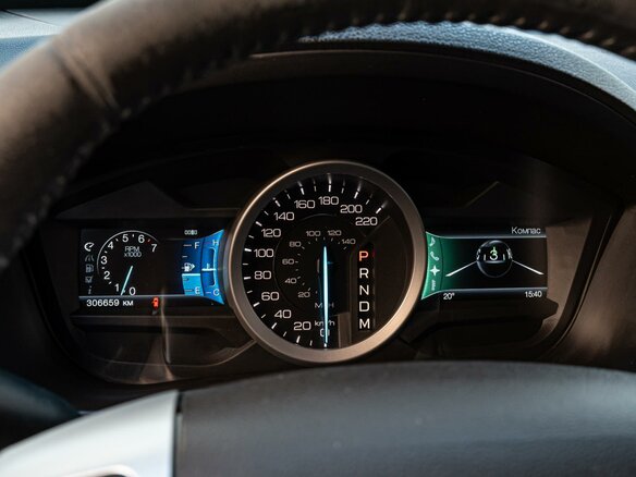 2013 Ford Explorer V, белый, 1580000 рублей - вид 16