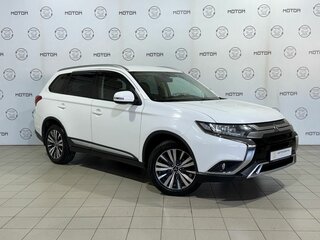 2019 Mitsubishi Outlander III Рестайлинг 3, белый, 2063000 рублей, вид 1